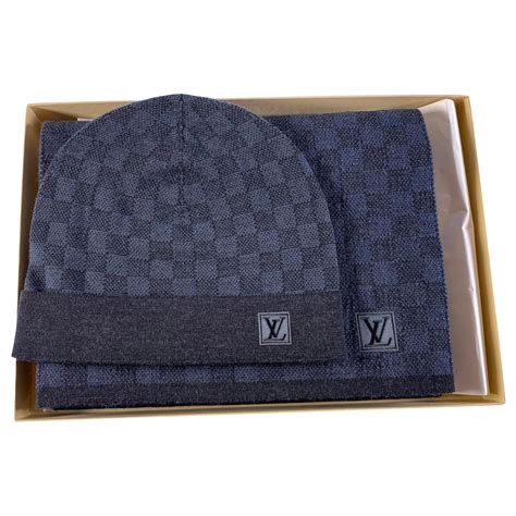 louis vuitton beanie grey price|louis vuitton monogram beanie.